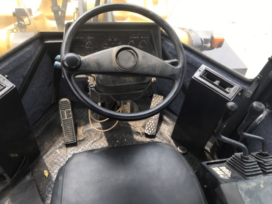 ขายรถตักKOMATSUรุ่นWA380-3นำเข้าญี่ปุ่นไม่เคยใช้งานในไทย เอวอ่อน  เครื่องโคมัสสุ6สูบ สภาพดีพร้อมใช้งาน 081-8302909 จิรโรจน์ Line  :  @J555