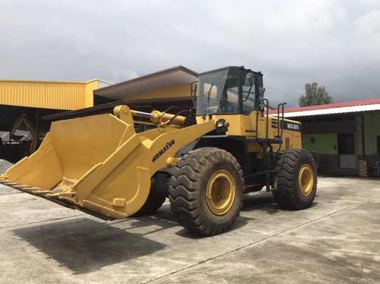 ขายรถตักKOMATSUรุ่นWA380-3นำเข้าญี่ปุ่นไม่เคยใช้งานในไทย เอวอ่อน  เครื่องโคมัสสุ6สูบ สภาพดีพร้อมใช้งาน 081-8302909 จิรโรจน์ Line  :  @J555