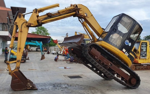 ขายด่วนรถแบคโฮรถCATคาเม่ร่า308BSRรุ่นยอดนิยมสวยๆเทียบเท่าPC80ออโต้คันเร่งเครื่อง4สูบเครื่องดีปั่มแรงไฟฟ้าครบซีเรียสุงชั่วโม่งทำงานน้อย8,195รถนอกเพิ่งนำเข้ามาใหม่ยังไม่เคยใช้งานในเมืองไทยเลย