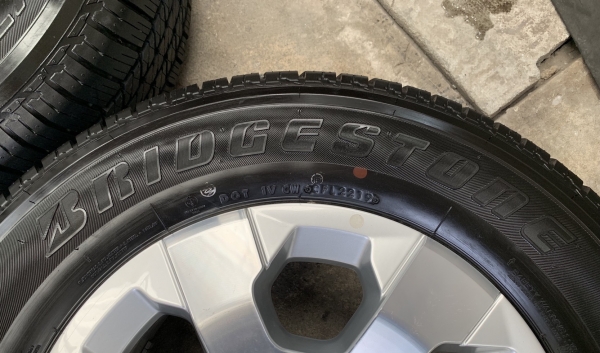 ใหม่ยกห้าง ล้อแม็กป้ายแดง Chevrolet Colorado ขอบ 17พร้อมยางใหม่ป้ายแดง 255-65-17 Bridgestone ปี 19
