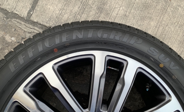 ใหม่มาก ล้อแม็กป้ายแดง Ford Everest ขอบ 20 รุ่นใหม่ล่าสุด พร้อมยางใหม่ป้ายแดง 265-50-20 GoodYear ปี 19 สวยกริ๊บๆ