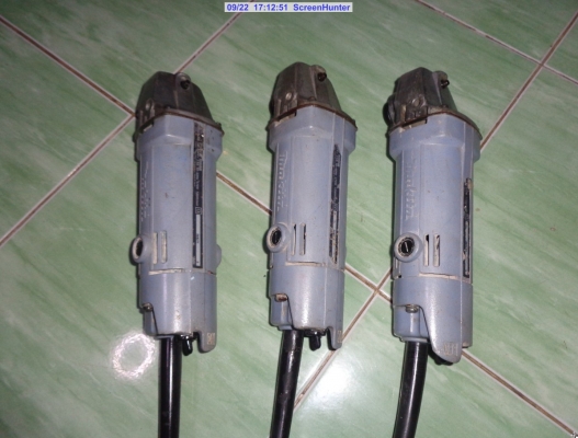 ขายเครื่องเจียรไฟฟ้าขนาด 4 นิ้ว MAKITA รุ่น 9500NB มี3ตัวขายตัวละ1000พร้อมส่งเหมาคุยกัน
