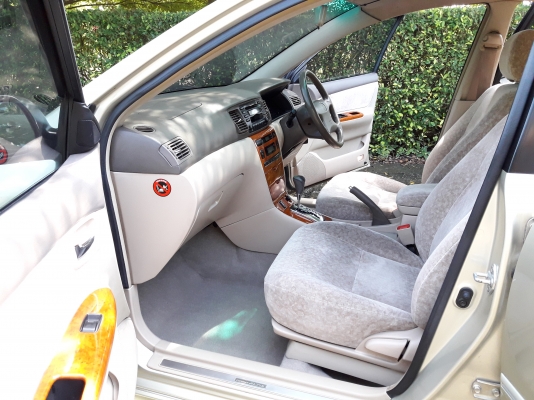 TOYOTA ALTIS E s 1.8 AT 2002