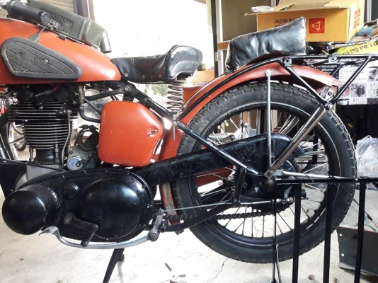 ขาย Bsa zb31 rigid frame 350 cc หลังแข็งรถเครื่องติดขี่ได้ ไฟ cdi