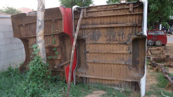 ขายกระบะดัสสัน720สีเเดง