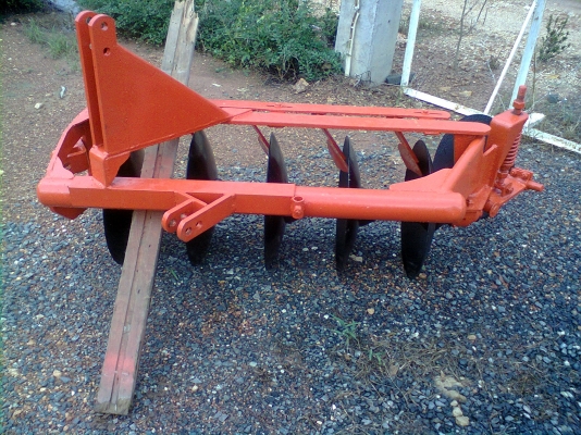 ขายผาน  5  ใบ   20 นิ้ว ครับ   ทำสีใหม่  ใช้ได้อีกนานเลยครับ