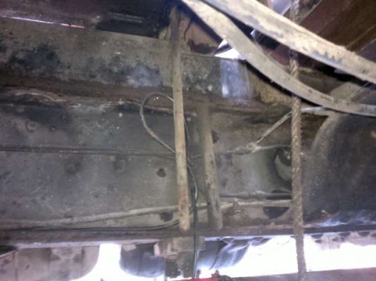 รถฮีโน่ 10 ล้อ ท้ายลาด ติดเฮี๊ยบ 3 ตัน FM176  168 แรงม้า  สนใจติดต่อ 081 - 6079515