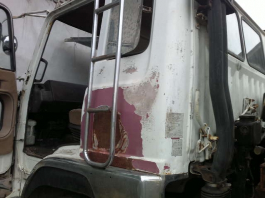 รถฮีโน่ 10 ล้อ ท้ายลาด ติดเฮี๊ยบ 3 ตัน FM176  168 แรงม้า  สนใจติดต่อ 081 - 6079515