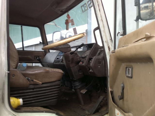 รถฮีโน่ 10 ล้อ ท้ายลาด ติดเฮี๊ยบ 3 ตัน FM176  168 แรงม้า  สนใจติดต่อ 081 - 6079515