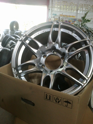 ล้อ 6รูหน้า 8 หลัง 9 ราคา14000 บาท