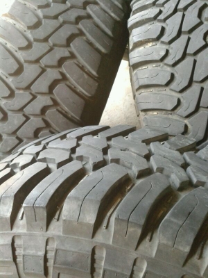 ขายยาง 33 ปี 11 พร้อมล้อ 15 x 10 ลบ 38 ขายยาง 33 ปี 11 พร้อมล้อ 15 x 10 ลบ 38