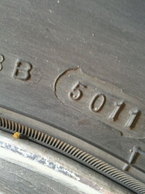 ขายยาง 33 ปี 11 พร้อมล้อ 15 x 10 ลบ 38 ขายยาง 33 ปี 11 พร้อมล้อ 15 x 10 ลบ 38