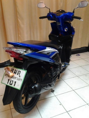 ขาย Click-i ตัวท็อป (ล้อแม็กซ์) คอมบายเบรค หัวฉีดPGM-FI สวยๆครับ