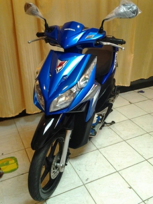 ขาย Click-i ตัวท็อป (ล้อแม็กซ์) คอมบายเบรค หัวฉีดPGM-FI สวยๆครับ