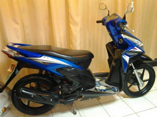 ขาย Click-i ตัวท็อป (ล้อแม็กซ์) คอมบายเบรค หัวฉีดPGM-FI สวยๆครับ