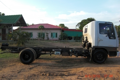 ขาย หัวคัสซี 6ล้อ HINO FB4J สภาพสวยๆ พร้อมขึ้นดั๊ม หรือวางกระบะล่อง เครื่องJO5C 145HP แห้งๆแรงดีไม่เยิ้ม ช่วงล่างแน่น คัสซีสวยไม่ผุไม่ดาม ยาง8.25สวย6เส้น หัวบาง ภายในสวย คอนโซลครบ แอร์ พ.พาวเวอร์ ช่วงล้อ 3.9ม. ขึ้นดั๊มได้เลยไม่ต้องเขียนแบบ ตั้งใจมาขึ้นดั๊