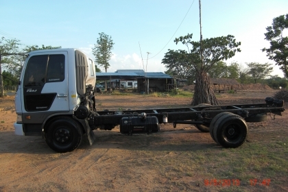 ขาย หัวคัสซี 6ล้อ HINO FB4J สภาพสวยๆ พร้อมขึ้นดั๊ม หรือวางกระบะล่อง เครื่องJO5C 145HP แห้งๆแรงดีไม่เยิ้ม ช่วงล่างแน่น คัสซีสวยไม่ผุไม่ดาม ยาง8.25สวย6เส้น หัวบาง ภายในสวย คอนโซลครบ แอร์ พ.พาวเวอร์ ช่วงล้อ 3.9ม. ขึ้นดั๊มได้เลยไม่ต้องเขียนแบบ ตั้งใจมาขึ้นดั๊