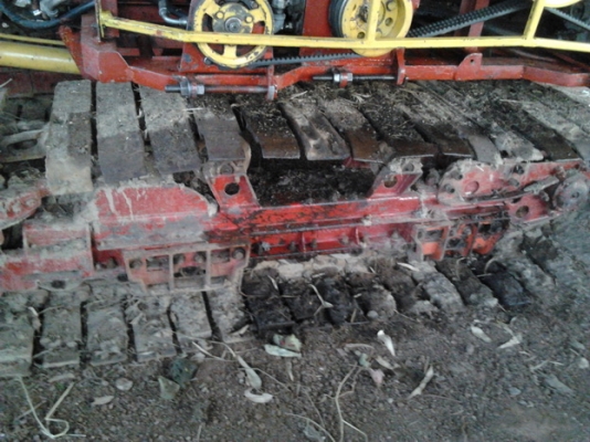 ขายแพ็คคู่!!!  รถเกี่ยว+รถลาก  รถเกี่ยว ศักดิ์พัฒนาฯ บิ๊ก37 อุ้ม 2.5ตัน เครื่องMITSU 6D17 210 แรง แห้งดี ไม่หลวม แรงจัด ปั๊ม ไดกิ้น23 ตัวเดินโม่ สภาพดี พร้อมรถลาก หัวยาว เพลาเดียว เครื่อง6BD1 165 แห้งจัด แรงดี สภาพสวย เอกสารเล่มทะเบียนพร้อม  พร้อมใช้ พร้อ