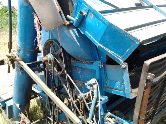 ขาย ตู้ นวด/สี ข้าว ขนาด 6 ฟุต สภาพสวย น.รวมช่าง อ.จตุรัส จ.ชัยภูมิ  สีสันยังสวย สายพานไม่มีขาด  พร้อมใช้งาน ราคาต่อรองได้ครับ