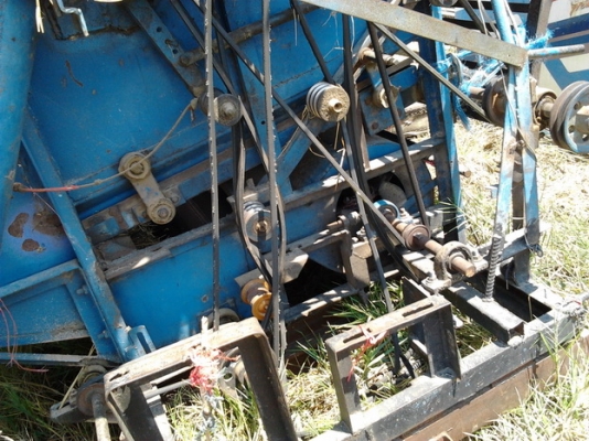 ขาย ตู้ นวด/สี ข้าว ขนาด 6 ฟุต สภาพสวย น.รวมช่าง อ.จตุรัส จ.ชัยภูมิ  สีสันยังสวย สายพานไม่มีขาด  พร้อมใช้งาน ราคาต่อรองได้ครับ