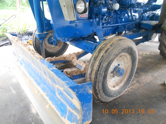 ขายรถแทรกเตอร์ ฟอร์ด 6600 เต็ม พร้อมเล่มทะเบียน