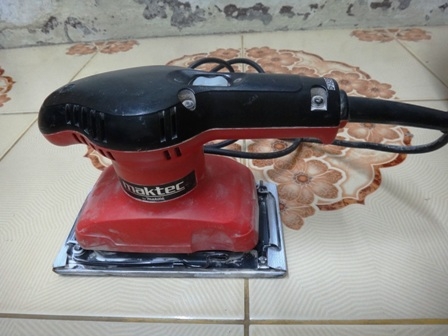 เครื่ื่องขัดกระดาษทรายแบบสั่นMaktecรุ่นMT921สภาพใหม่ ถูกๆ