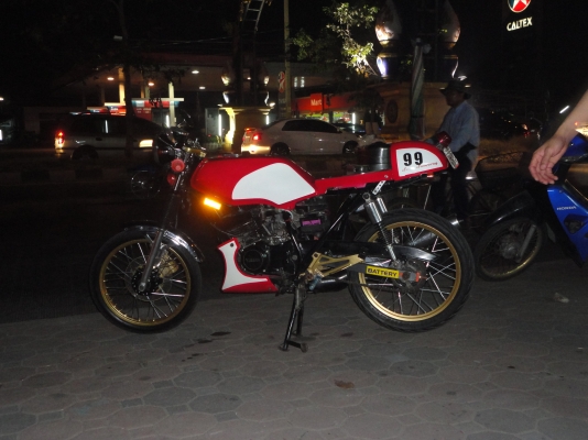 ขายด่วน YAMAHA RXZ 135 CC ทะเบียน ชุดโอน พรบ.ขาด1 ปี