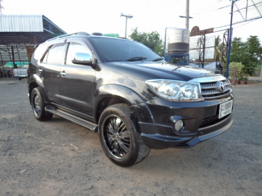 ขายรถเก๋งฟอนจูนเนอร์2.7 ปี52 เบนซินติดแก๊สLPG ประหยัดสุดยอด(รถผมใช้เองคับ