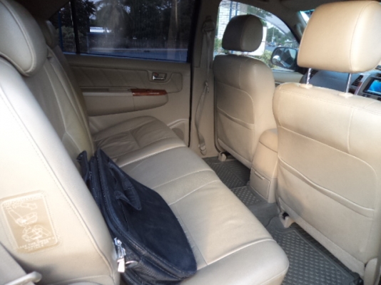 ขายรถเก๋งฟอนจูนเนอร์2.7 ปี52 เบนซินติดแก๊สLPG ประหยัดสุดยอด(รถผมใช้เองคับ