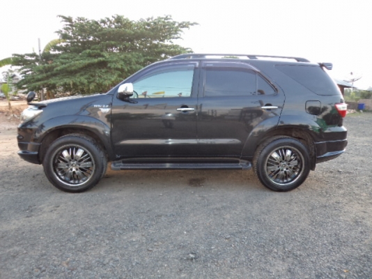 ขายรถเก๋งฟอนจูนเนอร์2.7 ปี52 เบนซินติดแก๊สLPG ประหยัดสุดยอด(รถผมใช้เองคับ