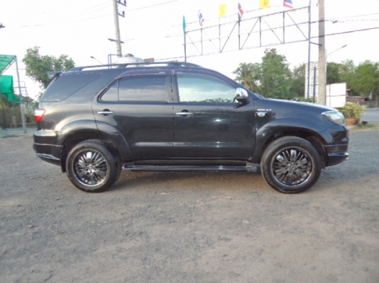 ขายรถเก๋งฟอนจูนเนอร์2.7 ปี52 เบนซินติดแก๊สLPG ประหยัดสุดยอด(รถผมใช้เองคับ