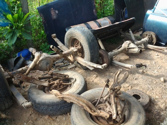 JOECLASSIC...ชำแหละ521 เรียบร้อยแล้วขายคัทซี  521 คัทซีดี ไม่ผุ ขาย..6000  ชุดปีกนกบนล่างยกดุมซ้าย-ขวา  2ข้าง..ขาย 2500  เฟืองท้ายยกดุมพร้อมแหนบ..4000(ไม่รวมล้อ)สนใจอะไหล่ชิ้นอื่นๆเพิ่มเติมโทรสอบฤามได้เลย..