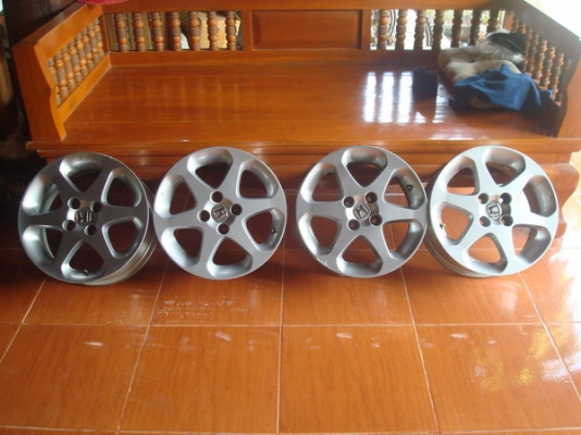 ขายแม็กฮอนด้าขอบ 15 กว้าง 6 ออฟ 45 พร้อมยาง 5500 บาท