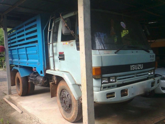 รถอิซูซุ 6 ล้อดั้ม FPR 175 แรงม้า  สนใจติดต่อ 081 - 6079515
