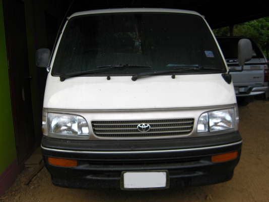 ขายรถตู้หัวจรวดหลังคาต่ำ สีขาว ปี 96