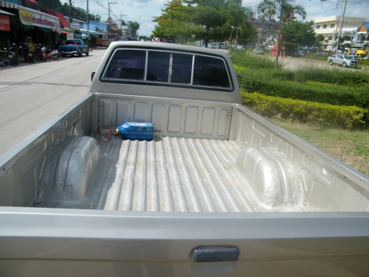 Mitsubishi L200  เครื่อง 2.5 ปี 90 สี ทอง ขาย89000