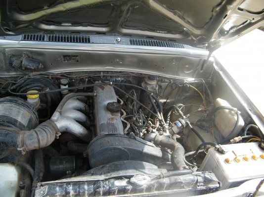 Mitsubishi L200  เครื่อง 2.5 ปี 90 สี ทอง ขาย89000