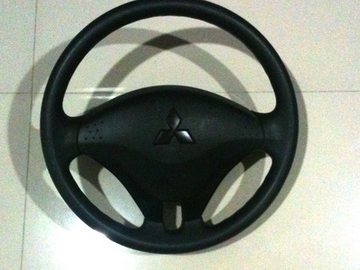 พวงมาลัย มิตซูบิชิ ไทรตัลสภาพใหม่ ไม่มีรอยไม่แตกร้าว พวงมาลัย มิตซูบิชิ ไทรตัลสภาพใหม่ ไม่มีรอยไม่แตกร้าว