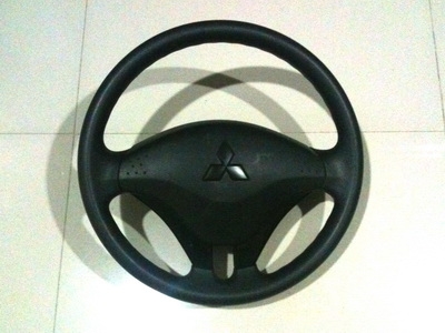 พวงมาลัย มิตซูบิชิ ไทรตัลสภาพใหม่ ไม่มีรอยไม่แตกร้าว