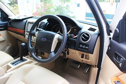 FORD EVEREST limited 2.5 AT 2WD