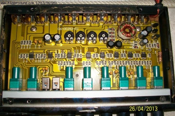 มีคลิปให้ดู!! ปรีแอมป์ ยี่ห้อดัง "bostwick" 4 band (แยก sub) ปุ่มปรับเก็บได้