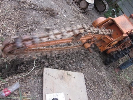 รถขุดร่อง สำหรับงานวางท่อน้ำประปา- ไฟฟ้า ยี่ห้อ KUBOTA เครื่องยนต์ดีเซล มือสองญี่ปุ่นแท้ สภาพพร้อมใช้งาน