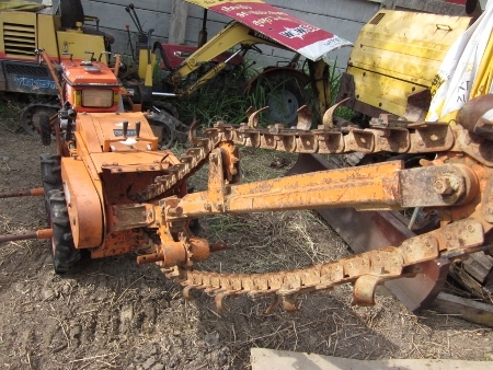 รถขุดร่อง สำหรับงานวางท่อน้ำประปา- ไฟฟ้า ยี่ห้อ KUBOTA เครื่องยนต์ดีเซล มือสองญี่ปุ่นแท้ สภาพพร้อมใช้งาน รถขุดร่อง สำหรับงานวางท่อน้ำประปา- ไฟฟ้า ยี่ห้อ KUBOTA เครื่องยนต์ดีเซล มือสองญี่ปุ่นแท้ สภาพพร้อมใช้งาน