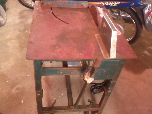 แท่นตัดอลูมิเนียมพร้อมใช้