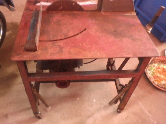 แท่นตัดอลูมิเนียมพร้อมใช้