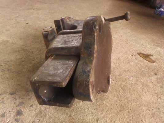 ปากกาจับชิ้นงาน 5 นิ้วของนอกสภาพเดิมๆปากสวยครับไม่คอนครับพร้อมใช้งาน  ของนอกครับไม่ใช่จีนแน่นอนเหล็กดีครับสวยๆครับคุ้มครับราคานี้