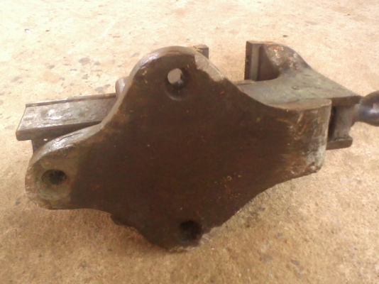 ปากกาจับชิ้นงาน 5 นิ้วของนอกสภาพเดิมๆปากสวยครับไม่คอนครับพร้อมใช้งาน  ของนอกครับไม่ใช่จีนแน่นอนเหล็กดีครับสวยๆครับคุ้มครับราคานี้