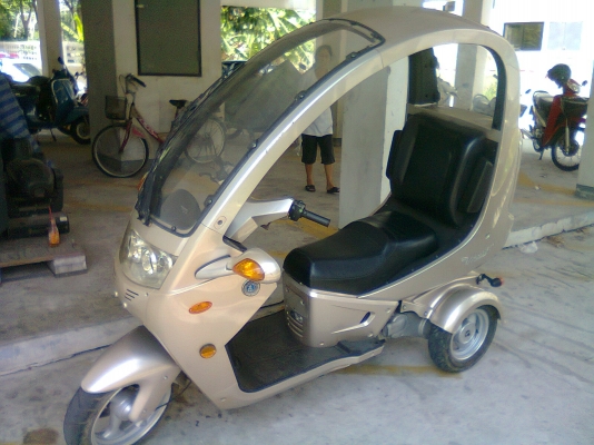 ขายมอเตอร์ไซด์ สกูสเตอร์ยักษ์ 3ล้อ 150cc มีหลังคา..ต่อรองได้ ต.ต่อมาเลย แรงๆๆหนักๆๆ