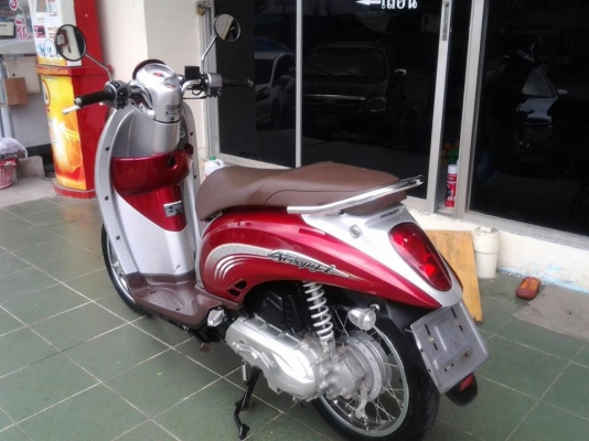 สวยนางฟ้า Honda Scoopy - i ปี 2554 ลายคลาสสิค ขายกันราคาถูก สวยนางฟ้า Honda Scoopy - i ปี 2554 ลายคลาสสิค ขายกันราคาถูก