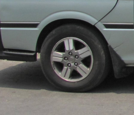 ล้อแม็กซ์วีโก้+ยาง205-70-15 ปี12 พร้อมน๊อต 20 ตัว ถูกมาก